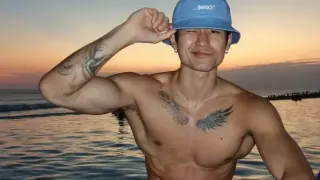 Oliver Cheung is a Hong Kong Hunk